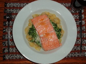 Salmon on a bed of Creamed Spinach and Small Shells